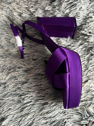 Sandalias nuevas a estrenar - Zara