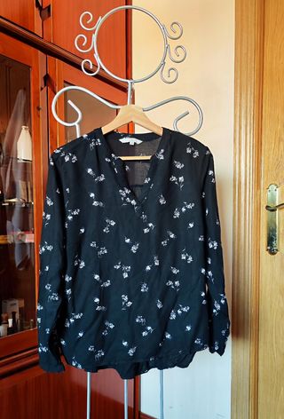 Blusa Clockhouse mujer podría dar una L o XL