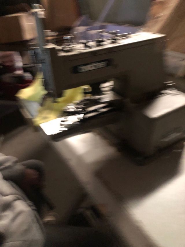 Maquina de coser botones