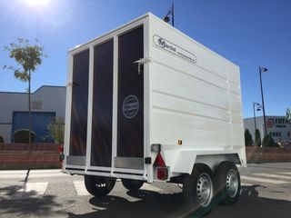 remolque doble eje cerrado robusto