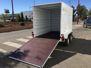 remolque doble eje cerrado robusto