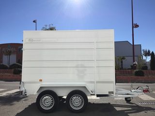 remolque doble eje cerrado robusto