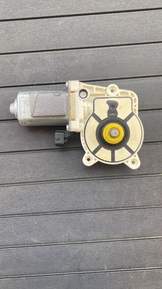 MOTOR ELEVALUNAS DELANTERO SAAB 93
