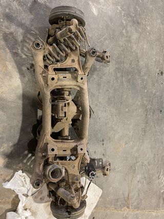 Eje trasero completo con grupo suzuki vitara 1.9