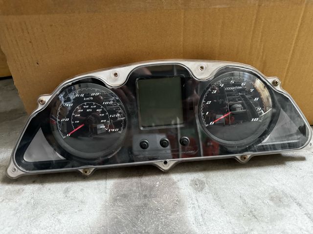 cuadro cuentakm superdink 125 2019