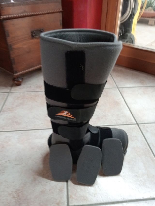 Protesi gamba destra e sinistra