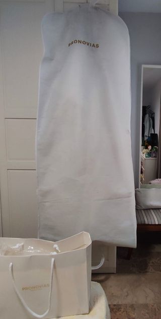 SIN ESTRENAR Pronovias
