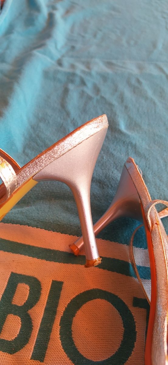 Sandalias de tacón en plata y strass