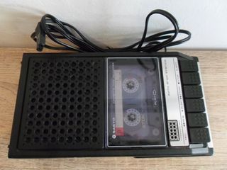 REPRODUCTOR Y GRABADORA DE CASETE SANYO POR 25 EUR