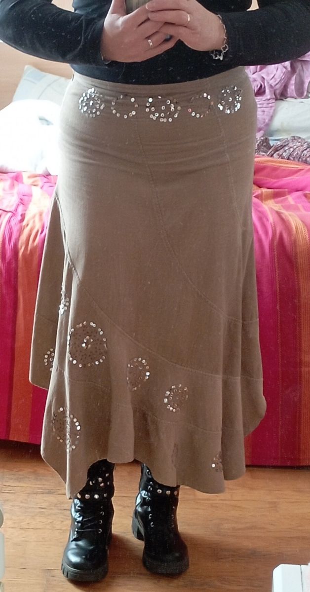 Falda asimétrica micropana