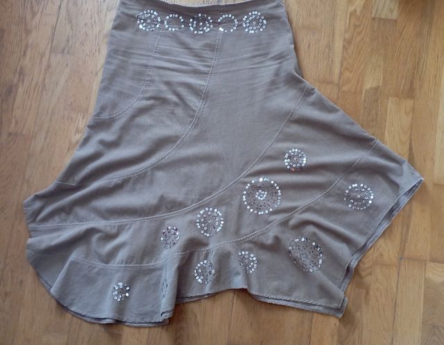 Falda asimétrica micropana