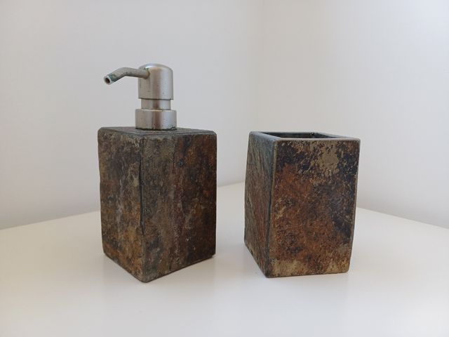 Dispensador de jabón de manos+ portacepillos