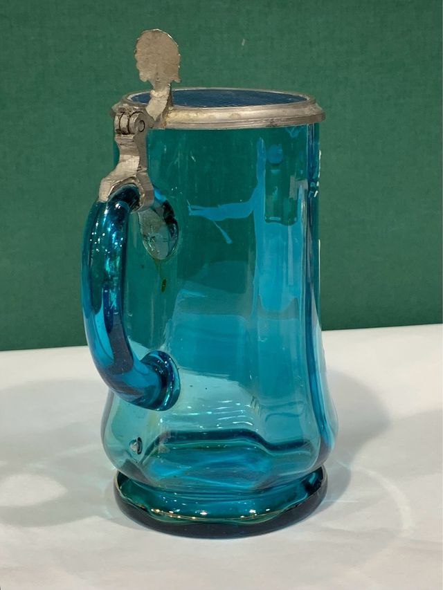 Jarra de vidrio de uranio “Mary Gregory”