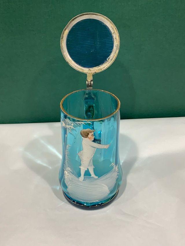 Jarra de vidrio de uranio “Mary Gregory”