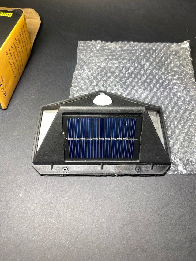 Lampara LED Solar Con Detector De Movimiento