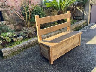 Banco de madera rustico