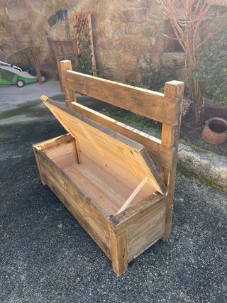 Banco de madera rustico