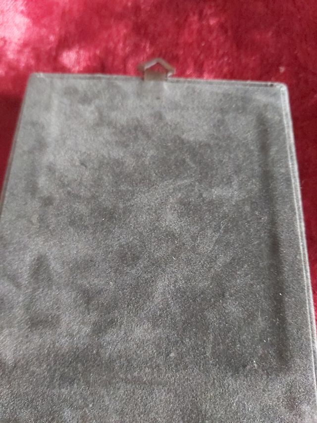 Quadretto in velluto nero e maschera arg.