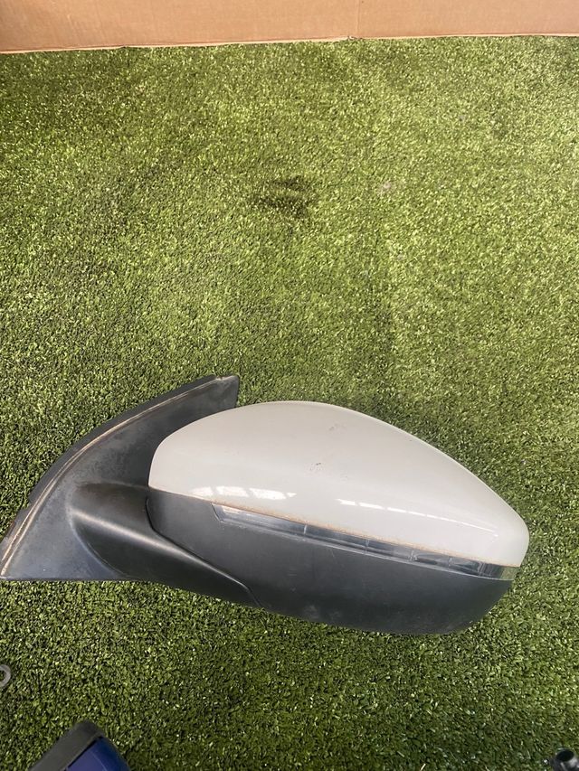 Reteovisor izquierdo Peugeot 308 98088641XT