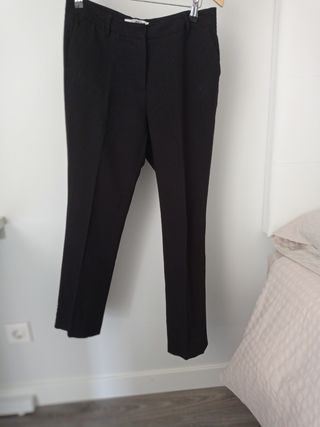 Pantalón de pinzas negro  talla 38 