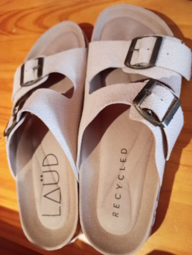 Sandalias abierta hebillas