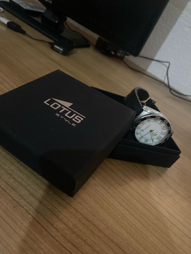 Reloj Lotus style