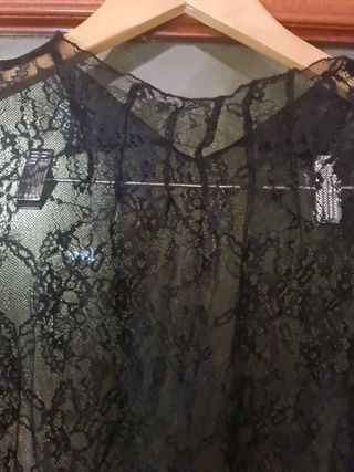 Falda y blusa de encaje