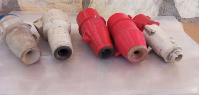 Lote 22enchufes monofásicos y trifásicos