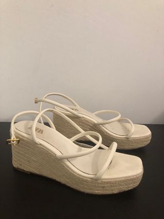 Cuñas blancas zara 