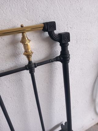 Cabecero de forja antiguo
