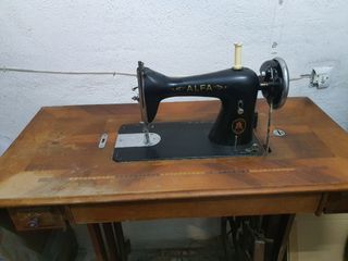 Máquina de coser antigua