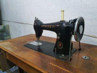 Máquina de coser antigua