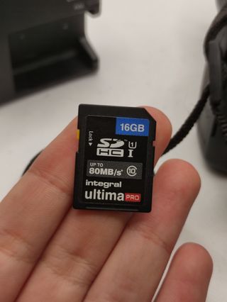 Camara canon reflex 1300D