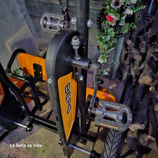 Cuadriciclo cuatriciclo,  coche de pedales