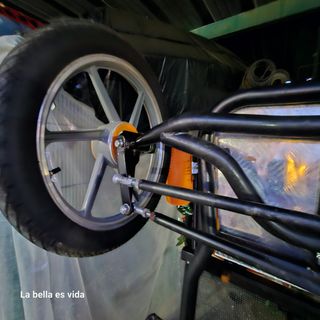 Cuadriciclo cuatriciclo,  coche de pedales