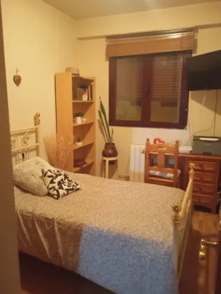 Habitación en alquiler para chica incluidos gastos