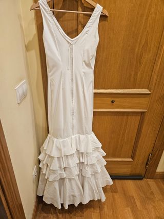 Vestido de  flamenca para fiestas flamencas.