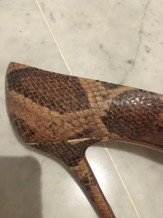 Zapatos tacón Uterqüe talla 39, animal print.