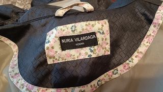 Chaqueta, tipo chubasquero.