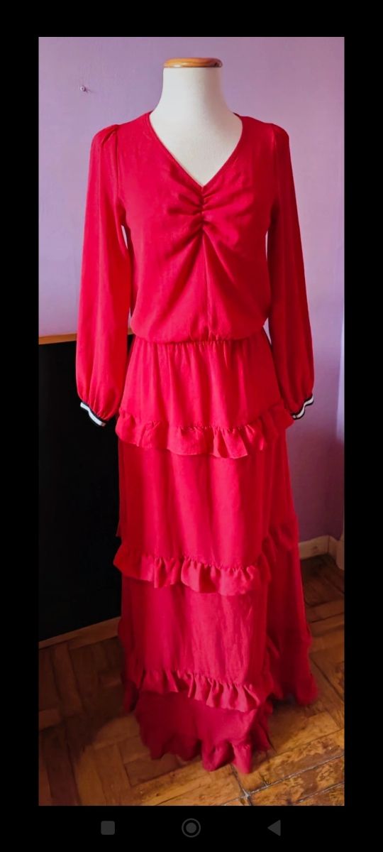 Vestido rojo largo volantes venca 36 .15 euros