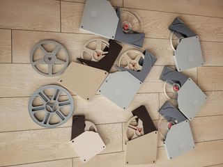 SUPER 8, 8 FUNDAS Y BOBINAS + 2 BOBINAS