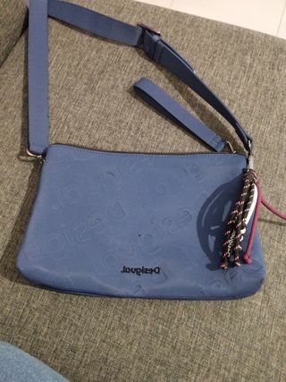 Bolso desigual 💙