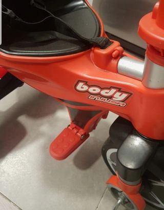 Triciclo evolutivo marca Body Injusa 