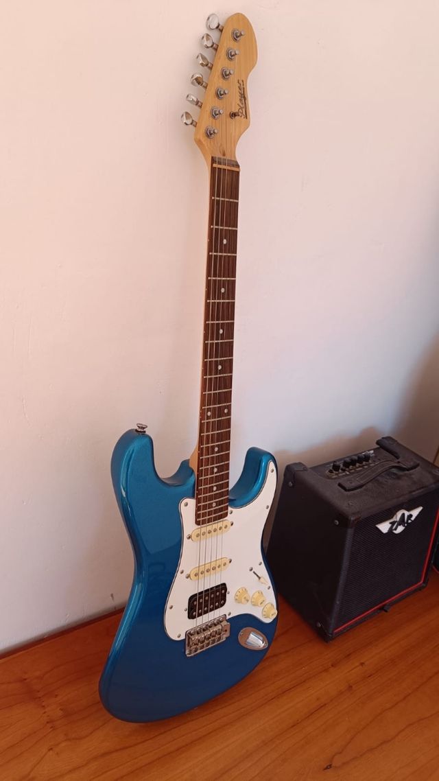 Guitarra Eléctrica Levinson + Amplificador + Funda