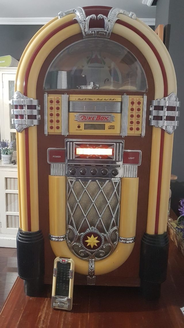 Maquina de musica antigua