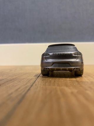 se vende maqueta de coche de porsche macan turbo