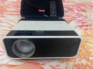 Proyector con accesorios