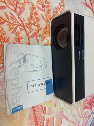 Proyector con accesorios