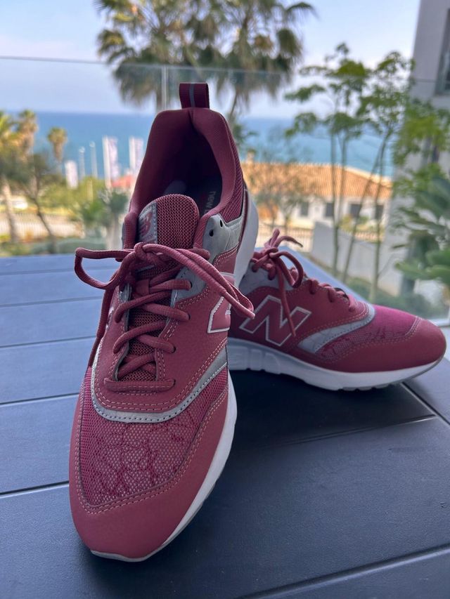 New Balance 997H talla 44,5 Rosa