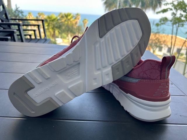 New Balance 997H talla 44,5 Rosa